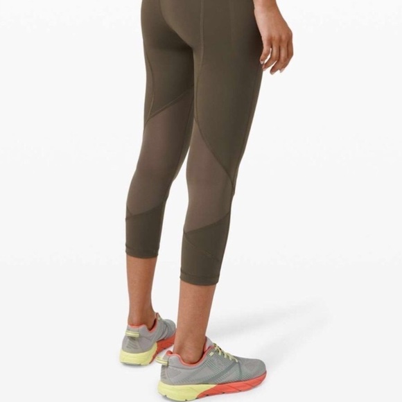 Lululemon Pace Rival Crop Leggings Luxtreme 22" Dark Olive Size 6 - Picture 13 of 13